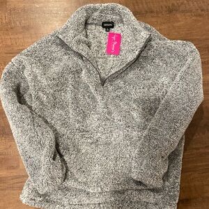 NWT!! Women’s fleece cozy pullover